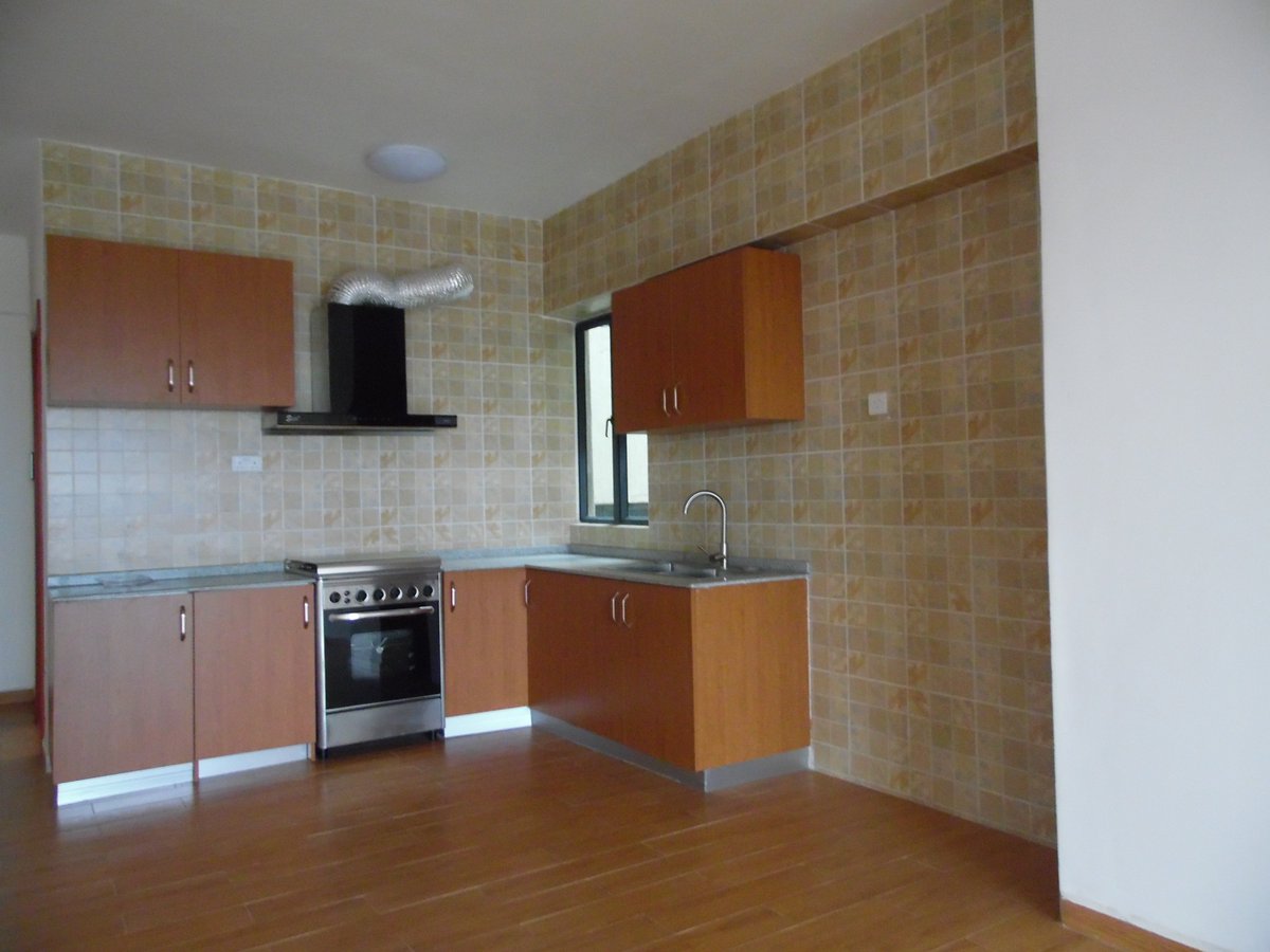 AziziRealtors's tweet photo. Are you looking for rentals in Kilimani ? This spacious 3 bedroom apartment all en-suite is available for rent from KES 100,000 per month. Features include; Gym, Lift and Ample parking. Contact Pamela on 0792651777 for viewing. https://t.co/xhMNqCXvOp