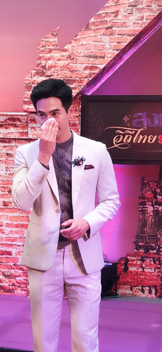 Krumod1's tweet photo. ใครทำให้ใจเสีย​ บอกแล้วไงเฮีย​  จะไม่ทำให้เเสียใจ​  #พี่หล่อจีบต่อได้ป่าว   #popezaap https://t.co/PJpJ4Xybw8