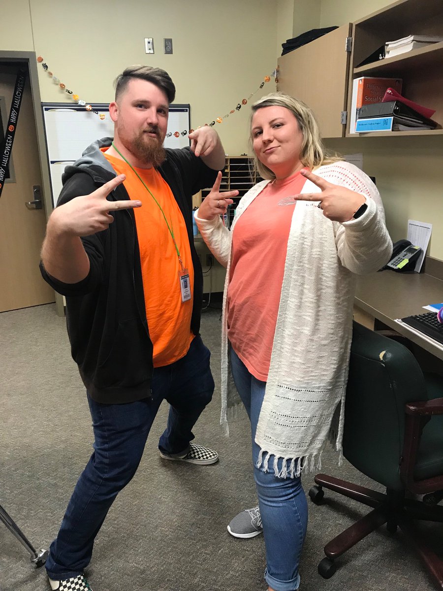 MsHerrera9's tweet photo. Orange you glad it’s Unity Day. #RedRibbonWeek https://t.co/8UqQE1iJKi