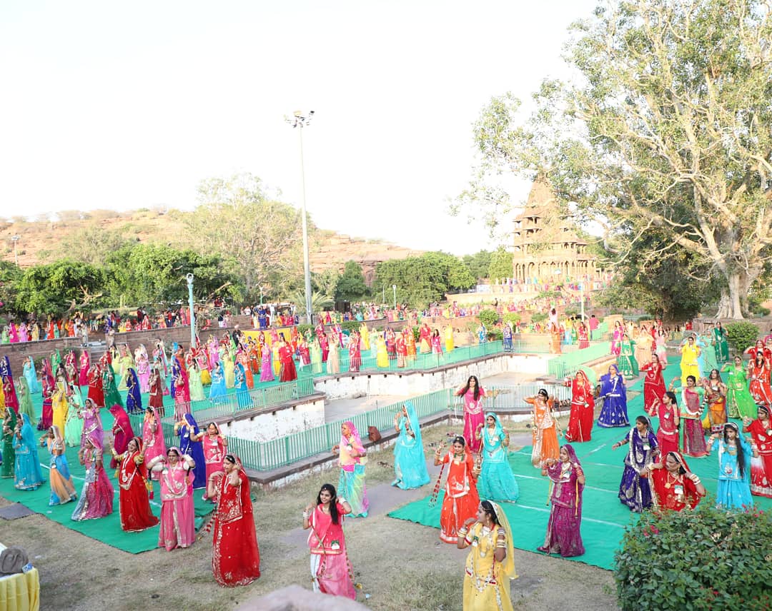 Record setting steps at Marwar Festival!

1500 women took the spirit of Marwar festival to a new summit as they gathered to do the traditional Ghoomar dance at Mandore Garden. Here are few glimpses of the extraordinary moment.

#FestivalSthan #MarwarFestival2018 #MyRajasthan