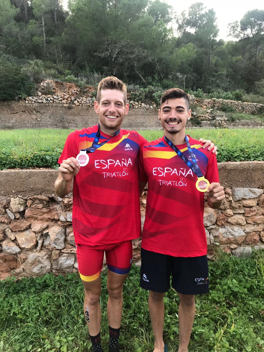 camilopuertas's tweet photo. SUBCAMPEÓN EUROPA ÉLITE DUATLÓN CROS ‼️
Cuando sale todo el trabajo a relucir... 🤟
Gracias a los que lo hacen posible 🙌
#TeamDEZA #INASOR #TopolinoPizzeria https://t.co/zXFAkAZRiW