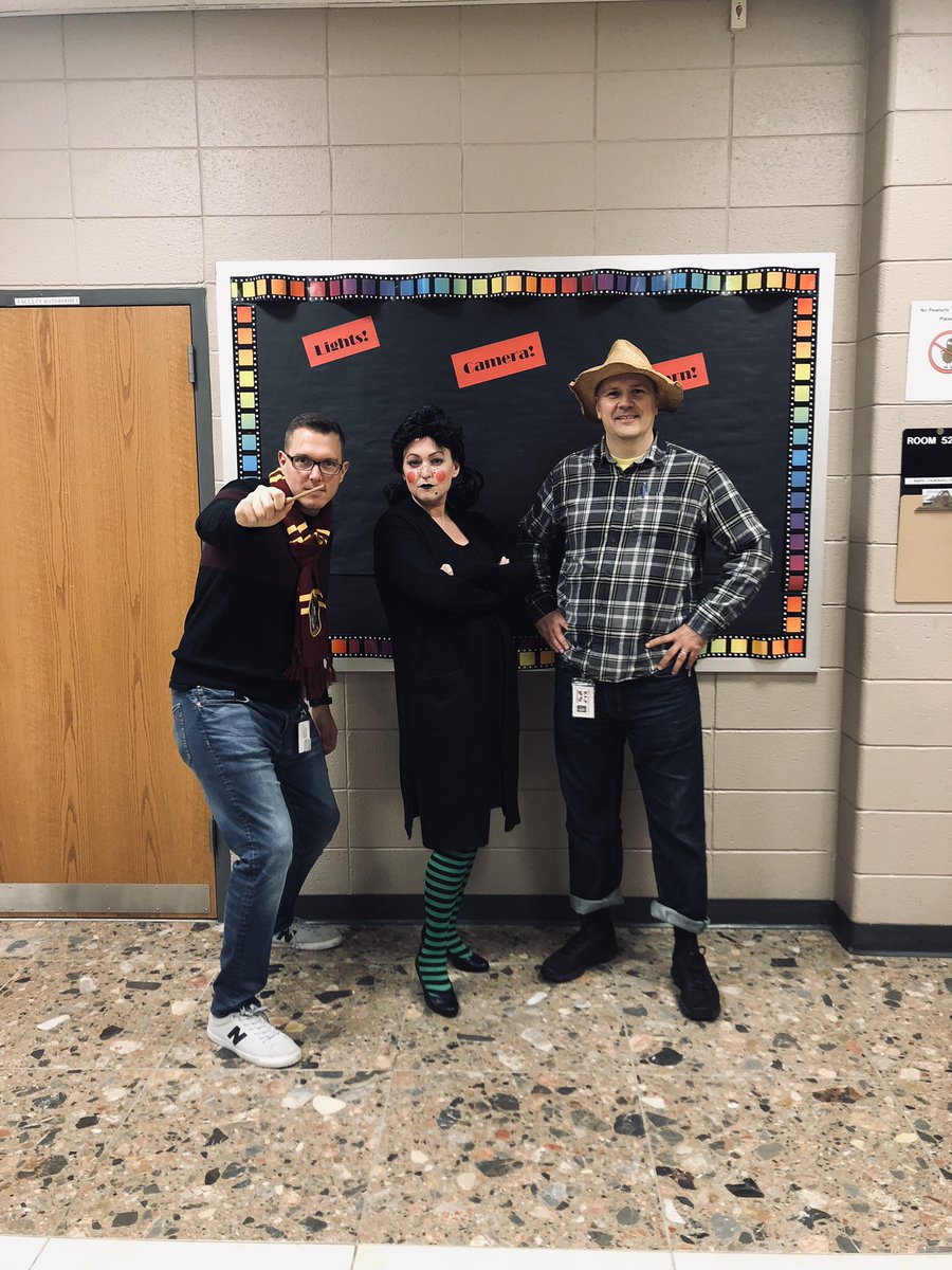 ShankMrs's tweet photo. Red Ribbon Week! Your Charactor Counts! Favorite book character day! Miss. Viola Swamp is in the building! #grgators #cvsd5th #cvsdelementary #redribbonweek2018 @GRGator @MrHamiltonCV https://t.co/x2IoVK0MXK