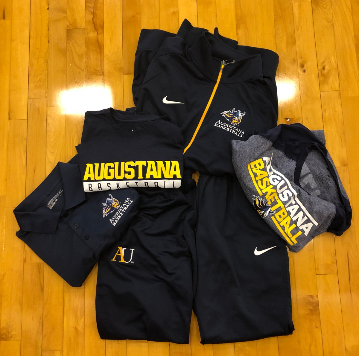 AugieMBB's tweet image. Augie Basketball Fans, RETWEET this tweet for a chance to win this swag pack from @AugieWBB and us! Winner will be announced tomorrow night at the Elmen Center at Basketball Madness! Be there at 7 to watch @augieSKOL play the faculty in a scrimmage! #WeAreAU