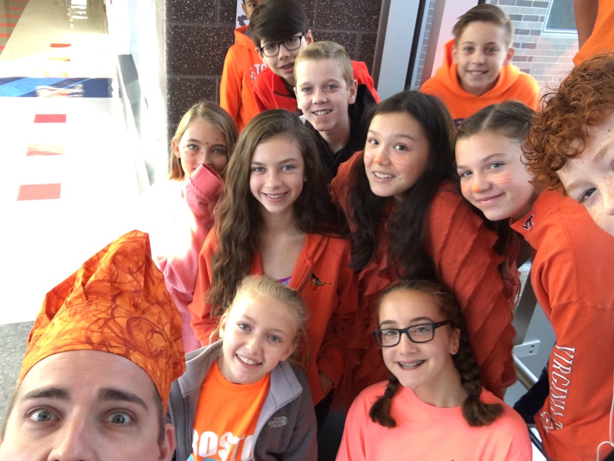 ClassicSassak's tweet image. Den Time Spirit @BAM_MS_Official in Room 720. #climbtounity