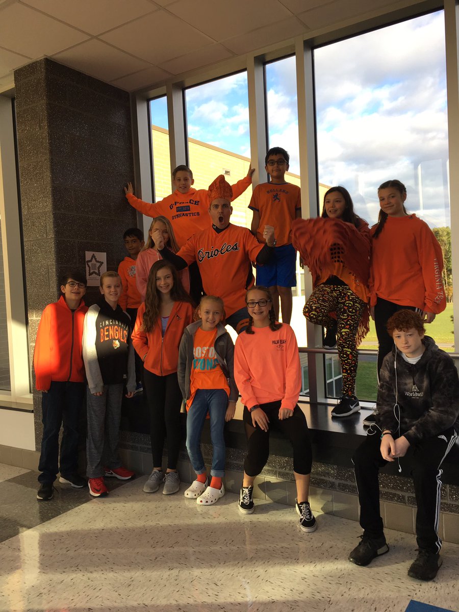 ClassicSassak's tweet image. Den Time Spirit @BAM_MS_Official in Room 720. #climbtounity