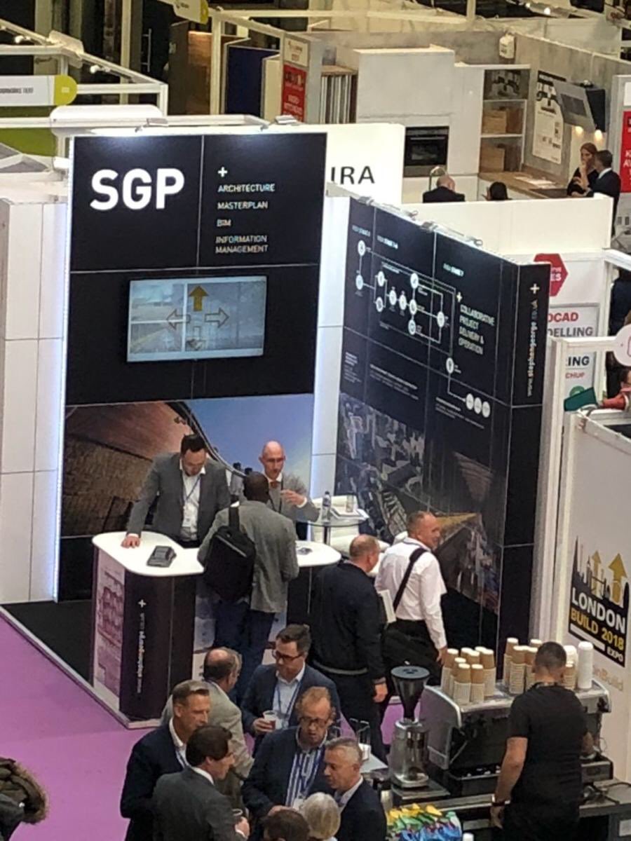 RoyViktoria's tweet photo. Second day talking BIM management through all RIBA stages with visitors from all sort of backgrounds in construction. #londonbuild2018 #SGP @JimmyBonano https://t.co/fXWrBdGPcK