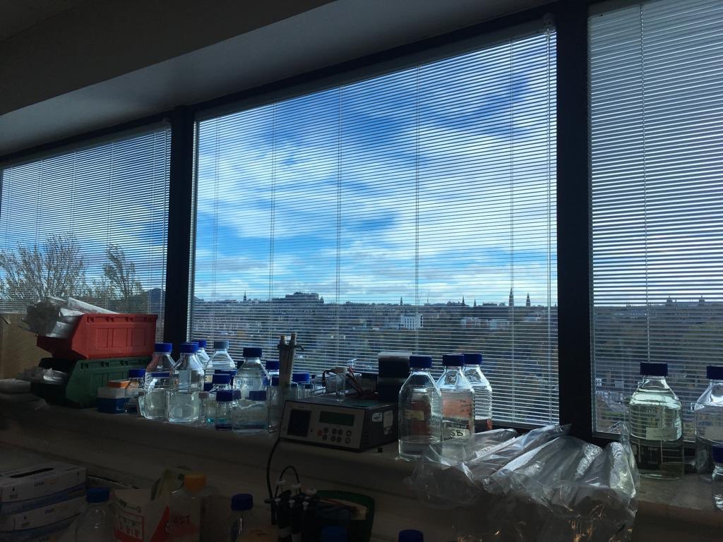 LucindaCRUK's tweet photo. Fantastic to have our Area Meeting at the #EdinburghCancerResearchCentre at the #WesternGeneral today. Thanks for having us @CRUKEastScot #ShoppingSavesLives @JuliaStewardson @missgillbe1 https://t.co/IQLScmmyR5