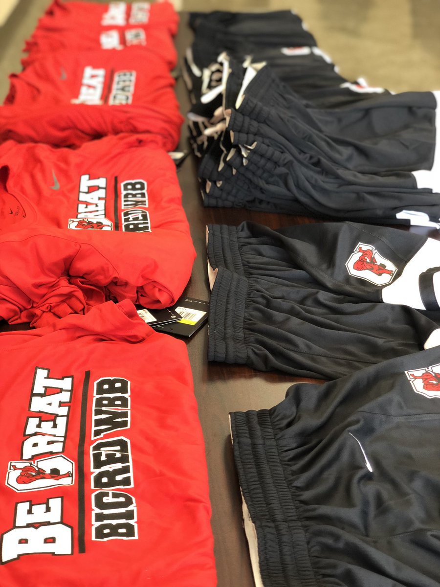RedElephant_WBB's tweet photo. We know, we know: fye ๐ #practicegear #teamsetdreamset #BeGreat #gobigred ๐ด๐๐ https://t.co/Gqfo8UpxYK