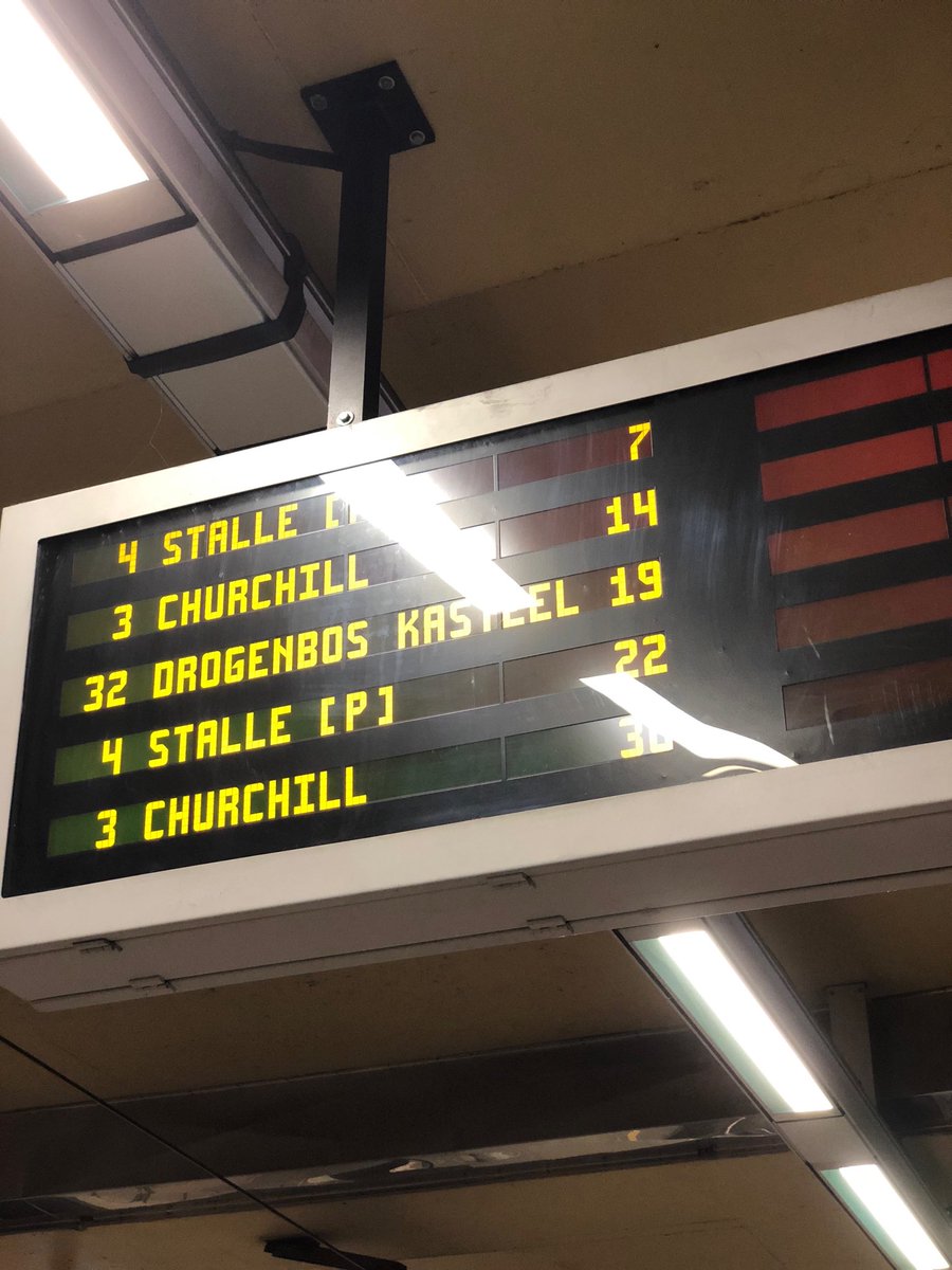 Toi aussi attends ton tram 20 minutes pour rentrer chez toi, tel un dimanche soir à 23:45... 🙄 Merci la ⁦<a href="/STIBMIVB/">STIB-MIVB</a>⁩ 😒