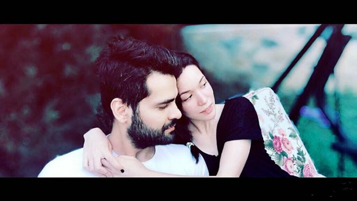 Sevmek, beklemek değildir.
Sevmek, eyleme geçmektir.
Sevmek, bir şeyler almak değil,
Bir şeyleri çıkarsız sunmaktır.
/Erich Fromm/

#ErkanMeriç #HazalSubaşı #HazEr #HazErleHerYerdeyiz