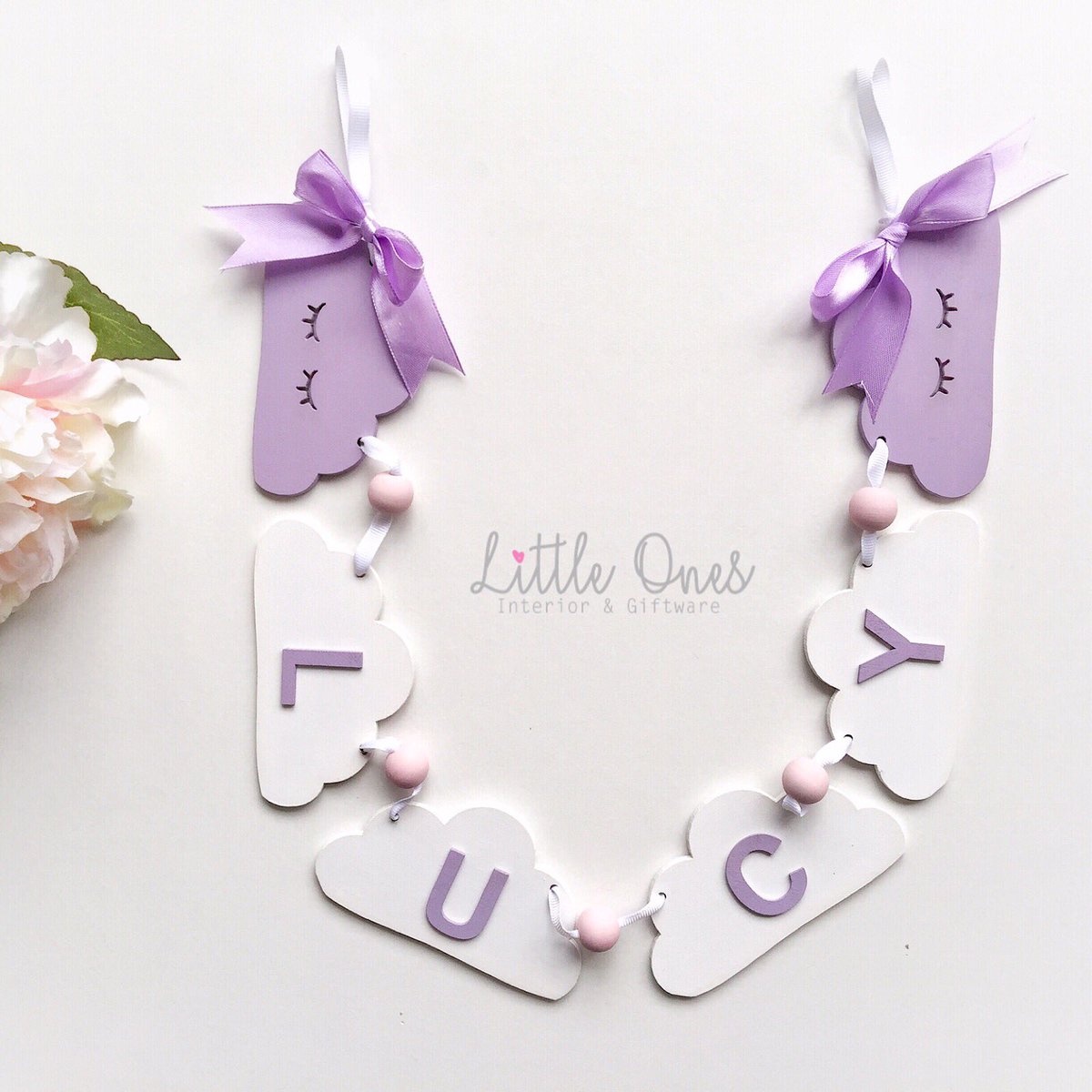 Our wooden cloud Bunting is beautifully #handpainted and made with love, simply add your choice of name and choose your colours, featuring a Sleepy Cloud shape and matching bows at each end🌸
.
➡️etsy.me/2Qbll8j
.
#HandmadeHour #bunting #babygift #newbaby #handmadegift