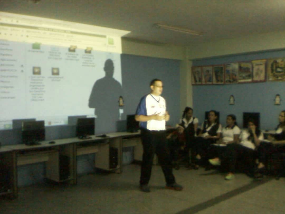 1. #CICPC llegó al Liceo Bolivariano Rosario Almarza, ubicado dm la parroquia Monseñor Carrillo, Sector Las Araujas, estado Trujillo, con el programa de Prevención Social "Prevención del Delito" 
Dirigido a 12 personas entre 25 a 34 años de edad. <a href="/NicolasMaduro/">Nicolás Maduro</a>