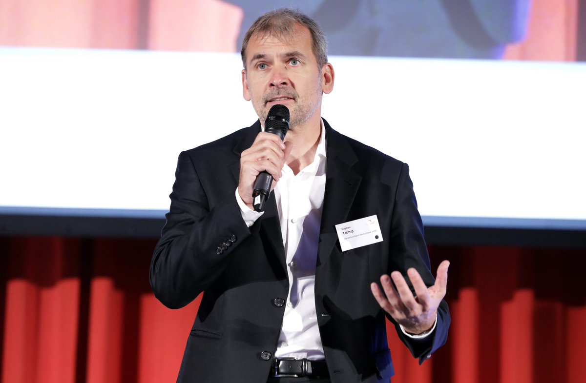 Fotos von der <a href="/neocom_de/">NEOCOM</a> gibt's auf Facebook unter facebook.de/handelsverband - Danke an alle, die dabei waren! #Neocom