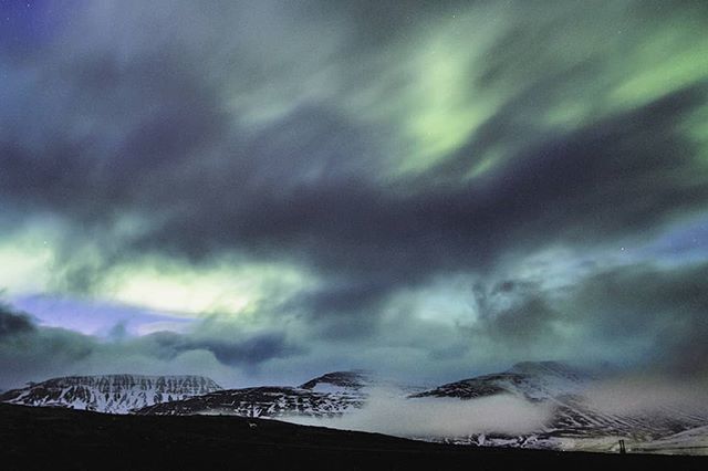 MuroBuro's tweet photo. #tbt to arriving at my hotel in Iceland 4yrs ago. After 1 hour of sleep the night before in Manchester (flying from Edinburgh is the better option) it was a bit overwhelming! ///
#iceland #auroraborealis #northernlights #aurora  #outdooradventurephotos #… https://t.co/z5FLTVdBeq https://t.co/dj26DPt6ef