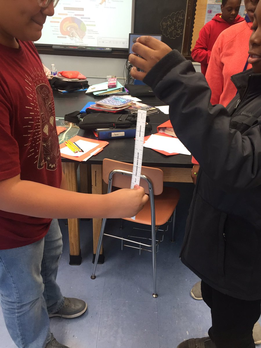 KNguyenScience's tweet photo. Our 7th grade science stations activity involves students moving to different classrooms to explore the different systems of the body .. today we focused on the Nervous and Circulatory System #HeartRateLab #ReactLab #BodySystems #Science https://t.co/xdeXWTU4hE