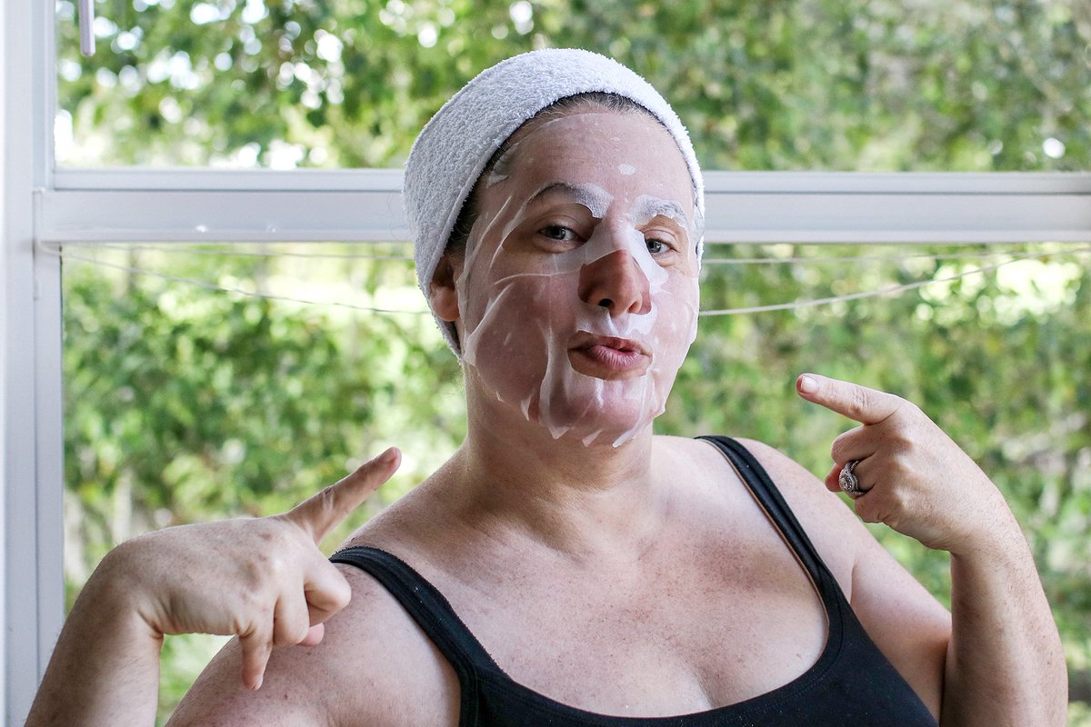 thesupermomlife's tweet photo. Stop pretending that being older is the new younger. Embrace your age and enjoy yourself today, since you're not getting any younger. Wrinkles happen. Enter to win a #5steproutine https://t.co/5JtfTmfmvE #sponsored by @saranghaeskin #ourlovestorystartsnow #45daystohealthierskin https://t.co/bg7sC355al