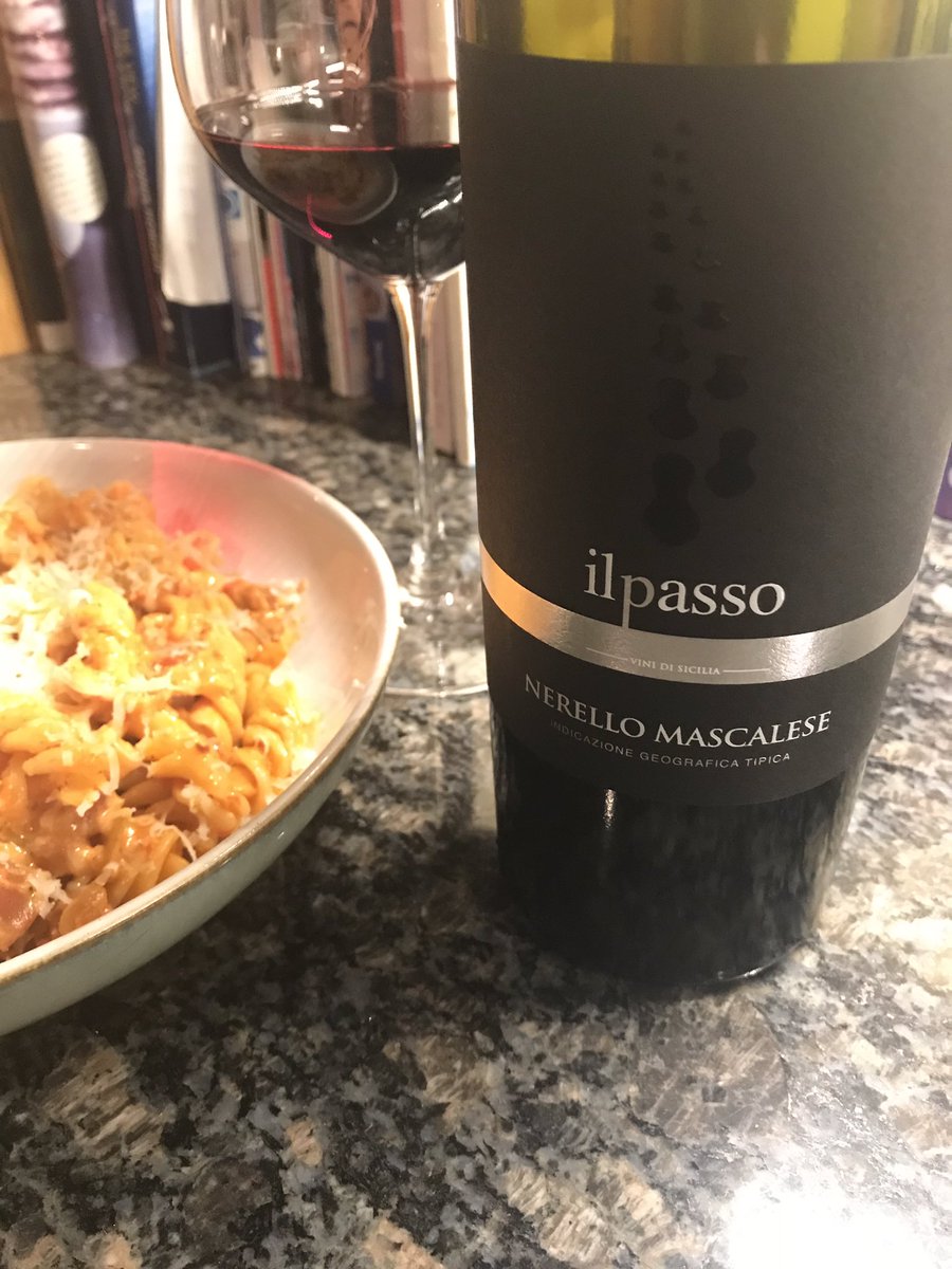 Keeping it Italian for #WineWednesday - this Nerello Mascalese is really good with some pasta all’Arrabbiata, smooth and silken-textured with plenty of ripe cherry fruit character to balance the kick of chilli. Molto Buono! 🍷 #ItalianWineSale