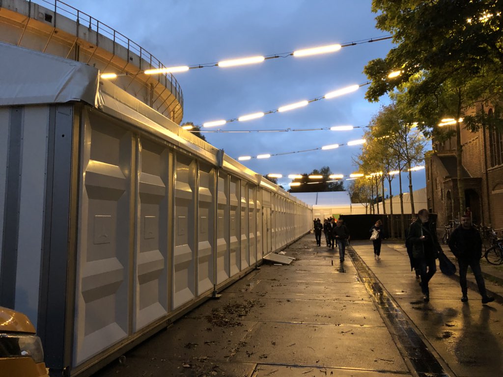 Ver_Westerpark's tweet image. Waar is de Gashouder? World Summit, #ADE18, Kingpins... het Klönneplein is deze maand permanent met meer dan 3 tenten volgebouwd.