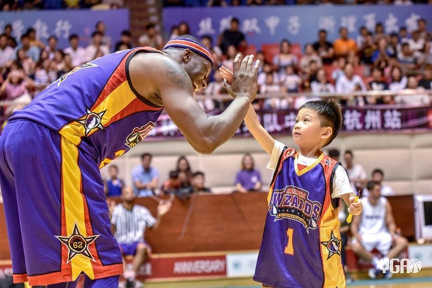 We hope your week has been #slamtastic!  #high5 #WizardWednesday #harlemwizards #slamtastic #gameday #smiles #kidsfirst #community #fundraiser #basketball