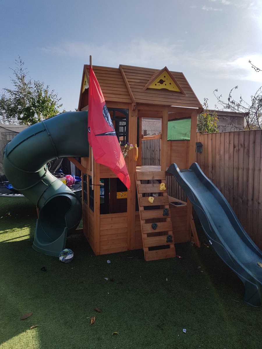 theflatpackfix's tweet image. A Playhouse fit for a Prince theflatpackfixer.com/2018/10/24/a-p…