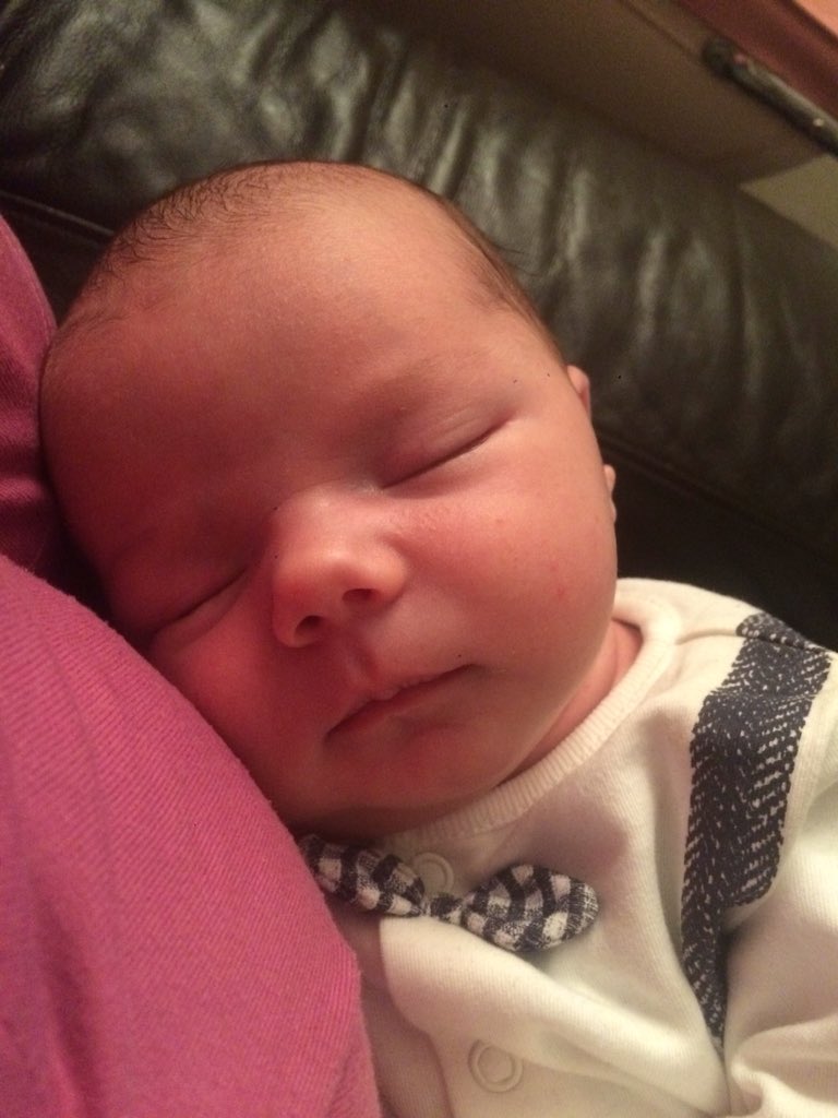 Baby Sam says hi Twitter! Born on 13/10/18 at 23.57 weighing 9lb 10oz 😍💙 he has my heart already, especially with that bow tie 😍 #babyboy #hellobaby #newbaby #newborn #bornin2018 #2018baby #babyishere #octoberbaby #Inlove #lovehim