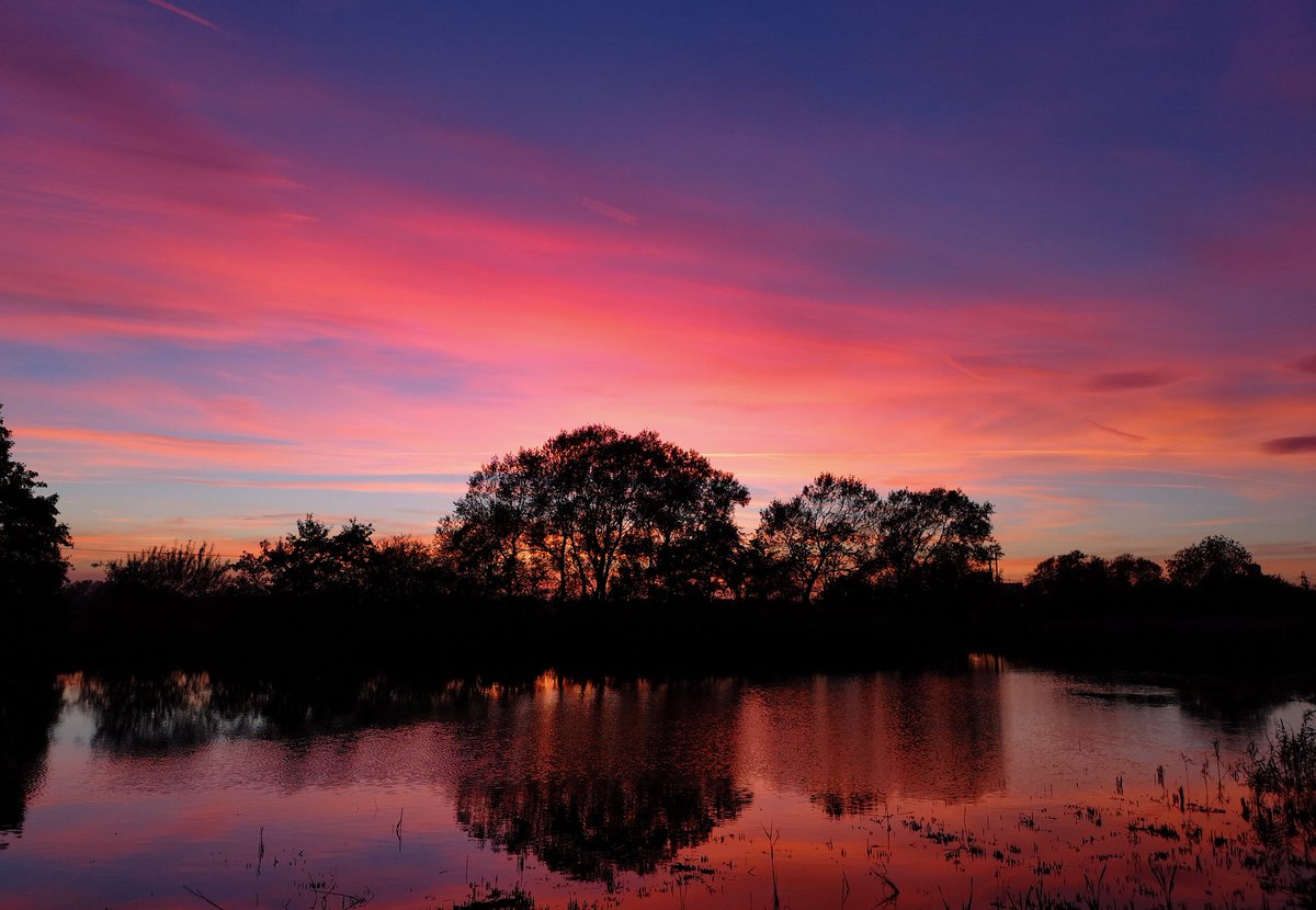 A magical sunset for a magical place - @VivacityFlagFen