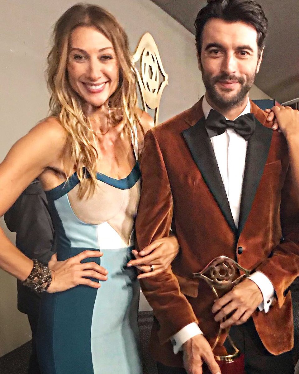 PontMonica's tweet photo. En los Premios de la Academia de Tv con el actor @javierrrey , la presentadora @pbetancort y un sinfin de profesionales mas que no caben en todas estas fotos... 📺📽🎞 #premiosiris2018 #nochedegala #academiatv #series #ficcion #entretenimiento #informativos #actualidad #tv https://t.co/kZDNkYKAHz