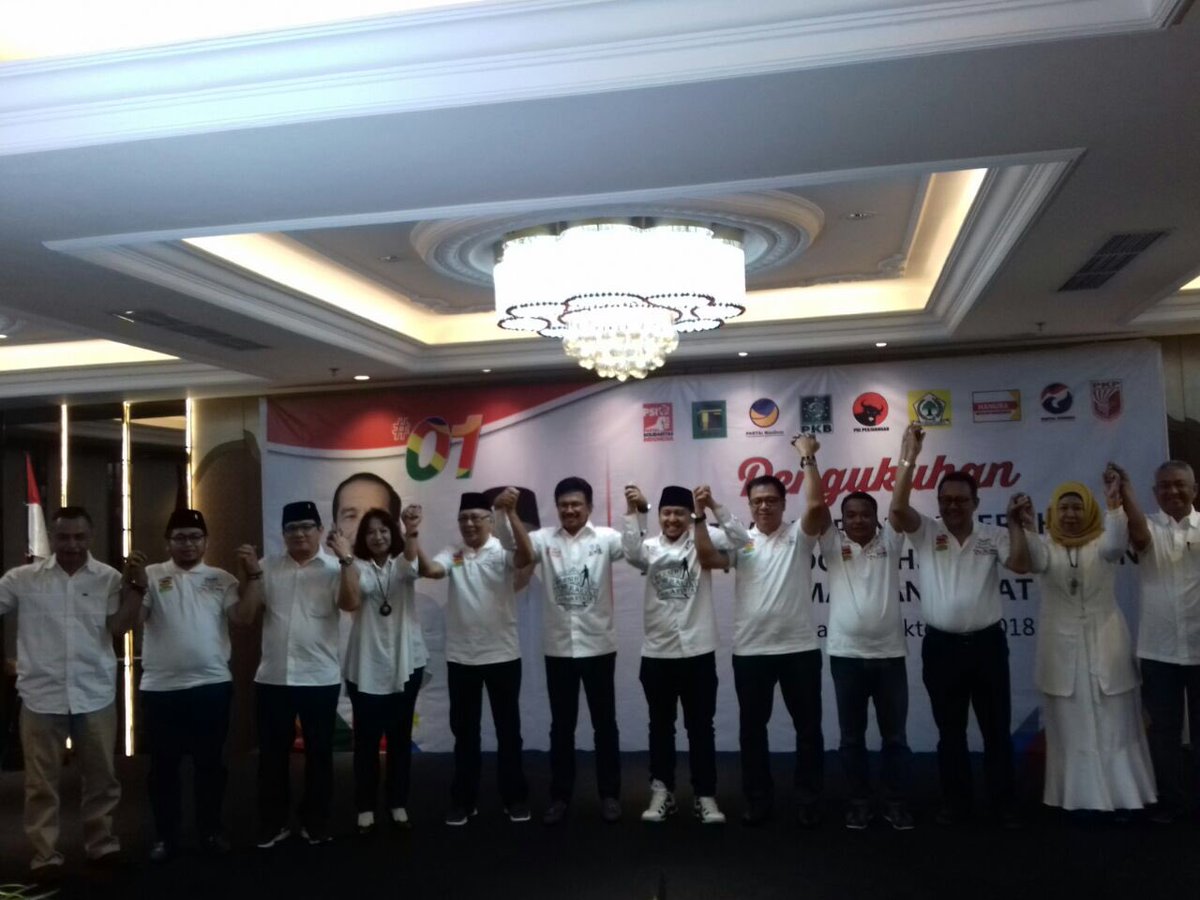 maskendari's tweet photo. Pengukuhan Tim Kampanye Daerah Koalisi Indonesia Kerja Provinsi Kalbar Joko Widodo - KH. Ma’ruf Amin (Pontianak, 20/10/2018). Saya dipercaya sebagai Direktur Konten.
#bungken 
#damungzamannow
#salam2periode 
#sekalilagi https://t.co/onbKegly7C