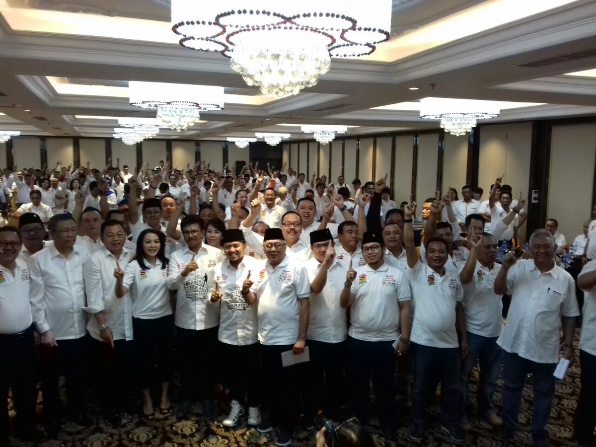 maskendari's tweet photo. Pengukuhan Tim Kampanye Daerah Koalisi Indonesia Kerja Provinsi Kalbar Joko Widodo - KH. Ma’ruf Amin (Pontianak, 20/10/2018). Saya dipercaya sebagai Direktur Konten.
#bungken 
#damungzamannow
#salam2periode 
#sekalilagi https://t.co/onbKegly7C