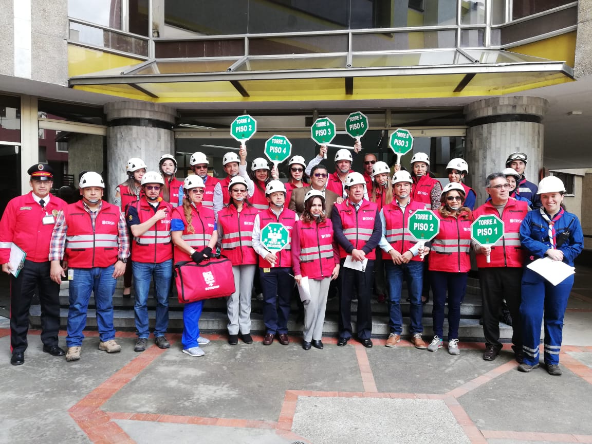 EBSApuraenergia's tweet photo. #SN2018 | Comprometidos con la Gestión del Riesgo, hoy nuestros #Brigadistas lograron evacuar 162 personas en el edificio administrativo de nuestra empresa #SimulacroNacional2018 https://t.co/MofucL62Ys