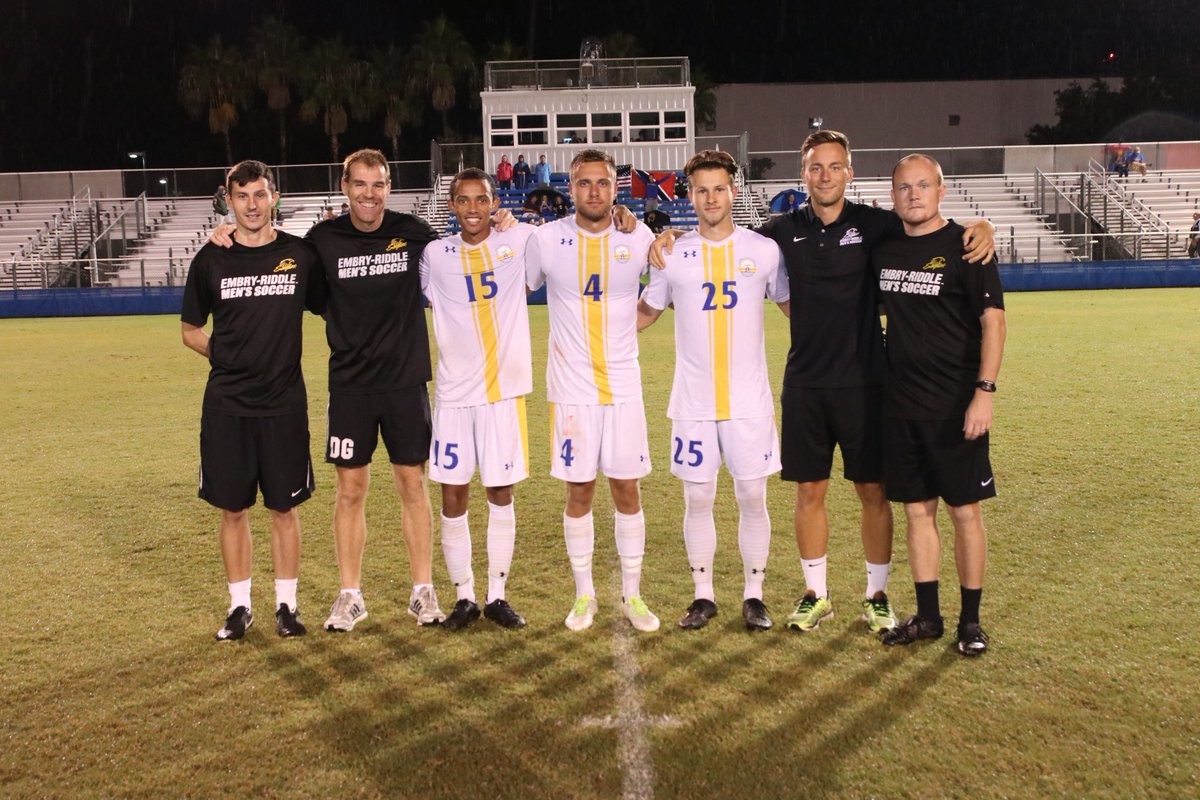 📸 Pictures from senior night are up on Facebook! We are thankful to our seniors for the contributions they've made to the program. #ForeverAnEagle