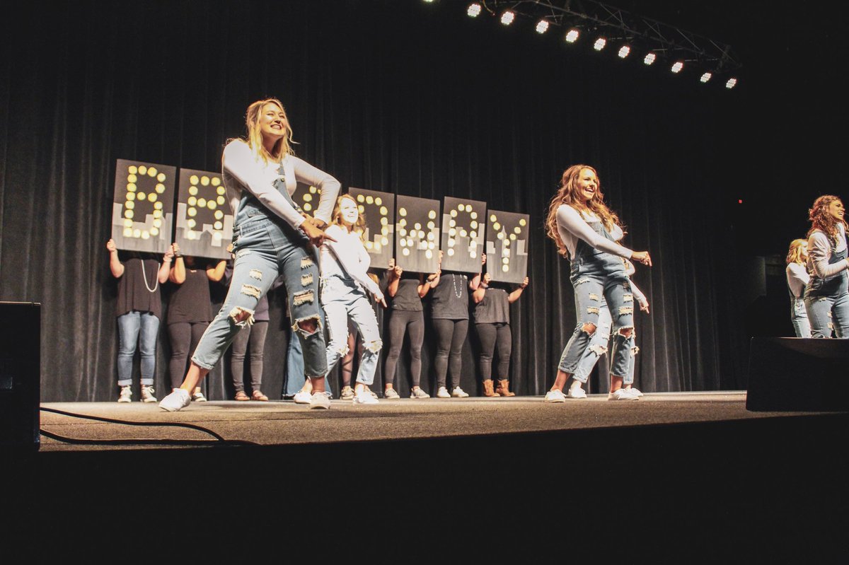 UTMChiOmega's tweet photo. Congratulations on 1st place in Lip Sync, PC ‘18! ✨🎤 https://t.co/f3evmMFoNx