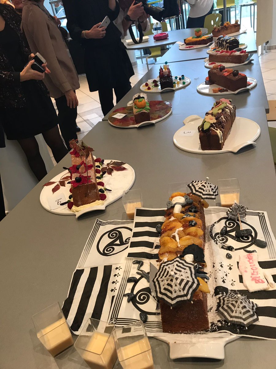 FondHopitaux's tweet photo. 🔔 Les membres du jury goûtent chaque gâteau 😋 afin de se prononcer et de désigner un binôme gagnant ! 🔔
And the winners are... {roulement de tambour}... 💖
#plusdevie2018
Faire un don sur https://t.co/6dAuaItI52 https://t.co/ATo3dsfZSd