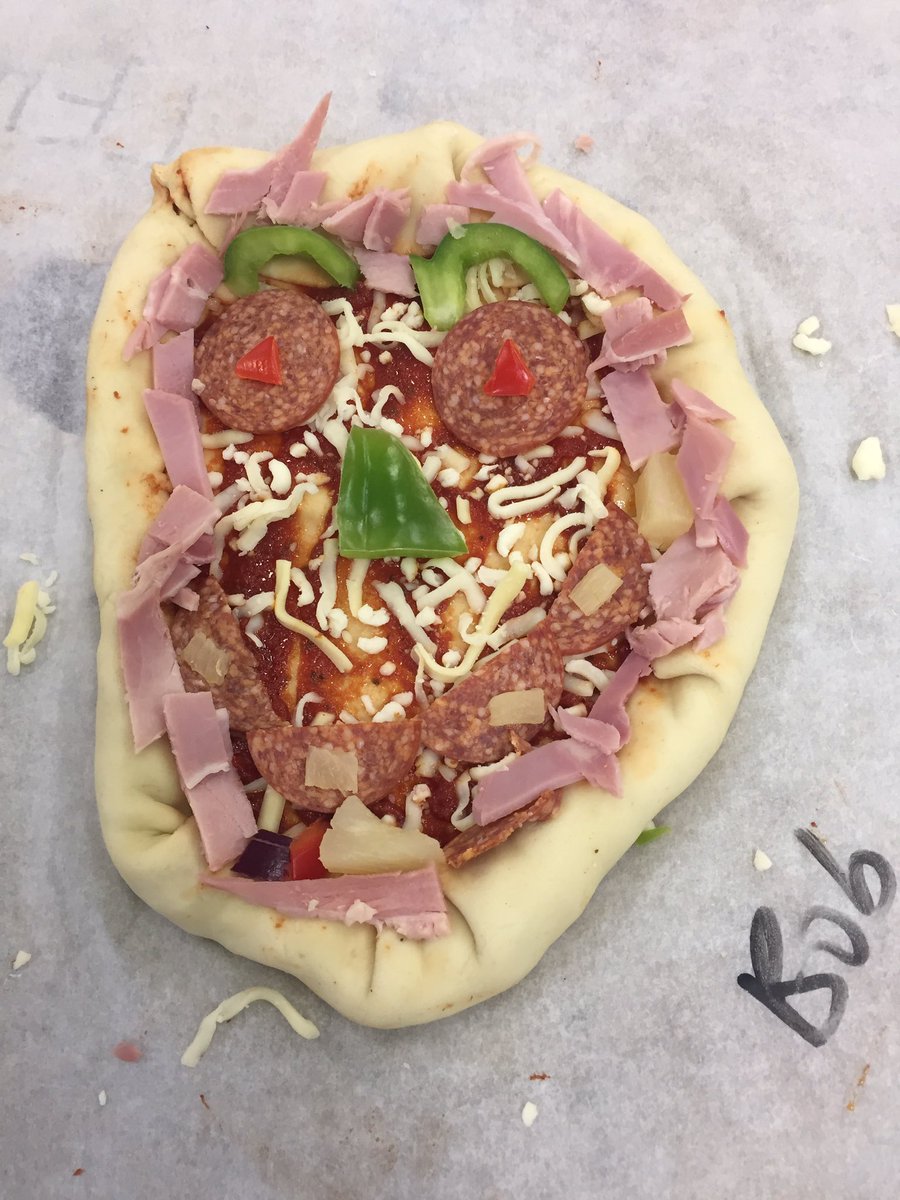 CraigHutcheson3's tweet photo. Ready to go in the oven 👩🏽🍳👨🏼🍳 #juniorchefacademy #dinnerprepared @sdcollege #stuffedcrust https://t.co/hD2Yc5dYGE