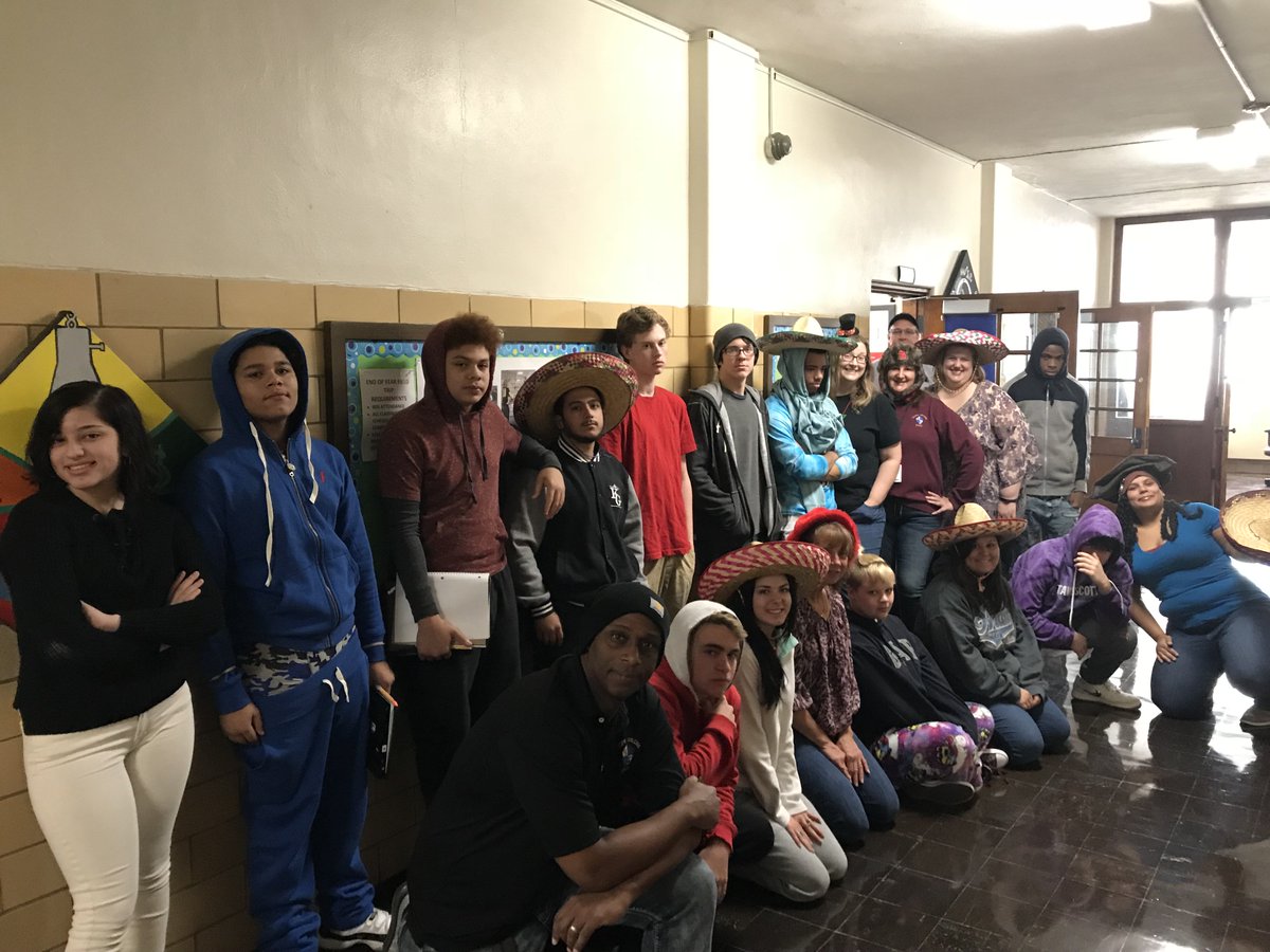 SCOPESSLCMS's tweet photo. Day 3 - Use your head-don't do drugs-Crazy Hat or Hair Day - AM Session@SCOPESSLCMS https://t.co/hICtN1izx7