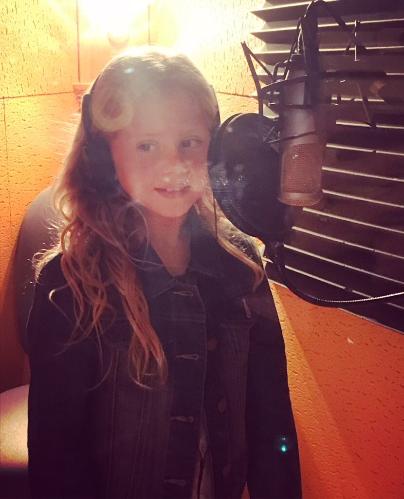 DelaneyRae16's tweet photo. Recorded my first demo CD!!! Checkout my next post... https://t.co/PgOd4buAn7