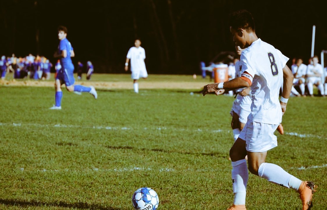 EVERYONE COME OUT AND SUPPORT THE BOYS SOCCER TEAM TONIGHT IN THE SECTION FINAL AT 6PM IN MIDDLETOWN VS MONROE !!!! #GoldbackPr1de #goldbacknation <a href="/Newburghsoccer/">NFAGOLDBACKSsoccer</a>