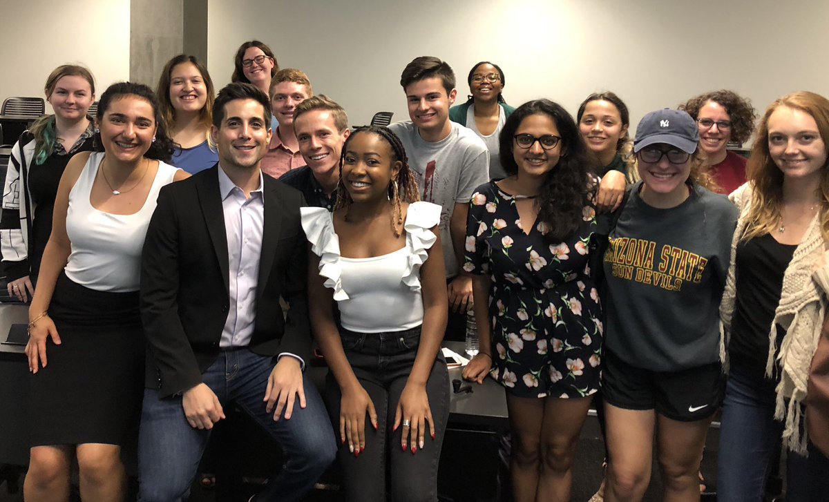 Great conversation last night with <a href="/NLGJAasu/">NLGJA Arizona State</a> at the Cronkite School! Thanks for having me 😊