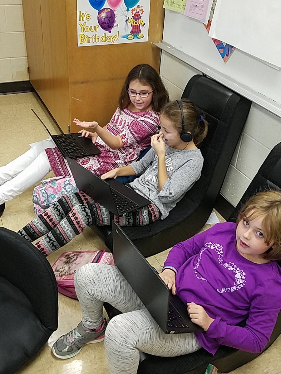 HeatherTechTST's tweet image. #EEE #CasualCodingClub expanding venues for creativity, #voice and expression. Computational thinking, problem solving and debugging. #4thgradeprogrammers @NortheastES @alleecoyle #icsdedtech #ifyoubuildittheywillcome