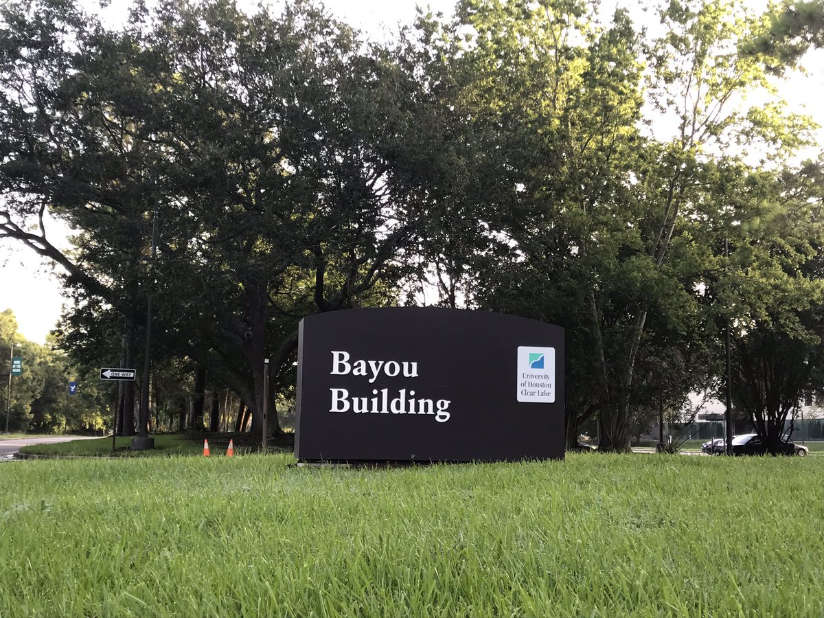 LowCarbHouston's tweet photo. The atrium and beautiful @uhclearlake campus is ready to receive many of the greatest minds in the Low Carb world and all the people interested in learning more about this way of life. Tickets are available. If you are in the fence, go for it! #lowcarbhouston #houston #texas https://t.co/mqEwfDRn87