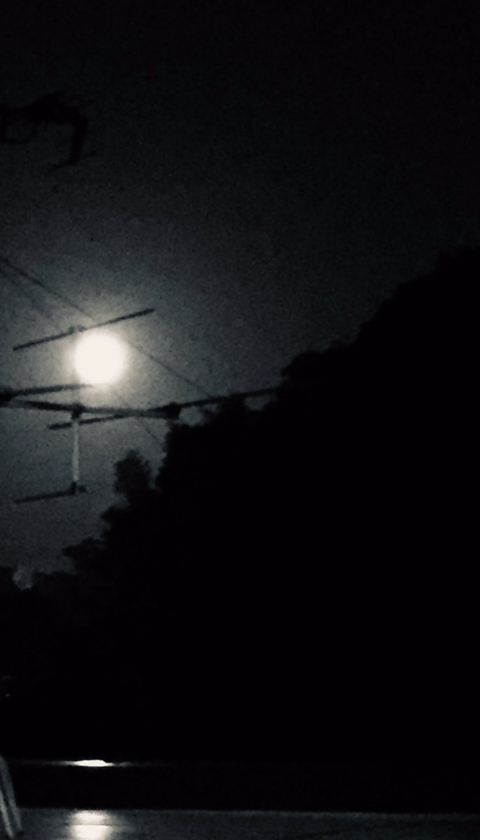 Yeontan_bts0613's tweet photo. 今日は満月だよって 学校終わりに妹が写真撮ってた📱
そして今夜の0時投下は moonchild🐨
嬉しい寝不足💜💜💜
すごく 心地いい😌✨
#moonchild #BTS #RM #MONOISCOMING https://t.co/YdJUn3rxIe