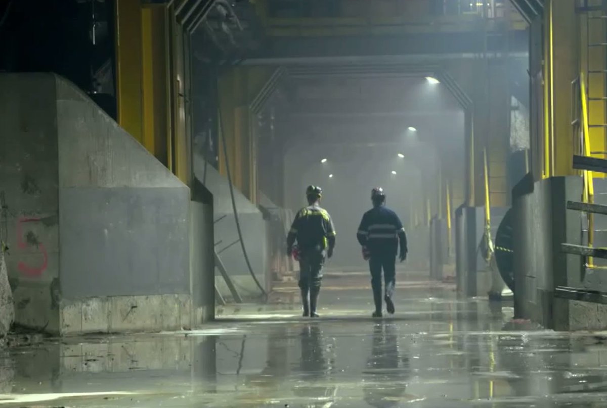 im_mining's tweet photo. .@IDFreeport's current plans will see #DMLZ #underground #blockcave #mining activities starting in mid-2019. PT-FI expects full production of 80,000 t/d in 2022 @CatMining #trakindo @Sandvik_Mining @TheRedpathGroup https://t.co/JSKaBIkDXg @OricaLimited @FM_FCX #futureofmining https://t.co/p75uPhJpzP