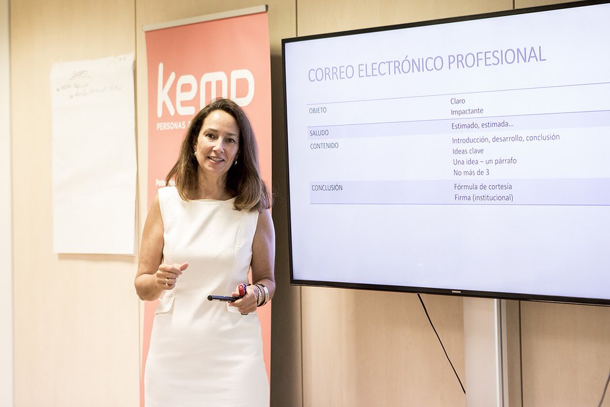 Kemp_es's tweet photo. En las empresas, las personas dedican más del 50% de su tiempo a la comunicación escrita, esta competencia también requiere un entrenamiento especializado. “Escribe claro para que te entiendan y corto para que te lean” Miguel Janer. Taller de Comunicación escrita en @arval_es https://t.co/bgWQQ2lj1Z