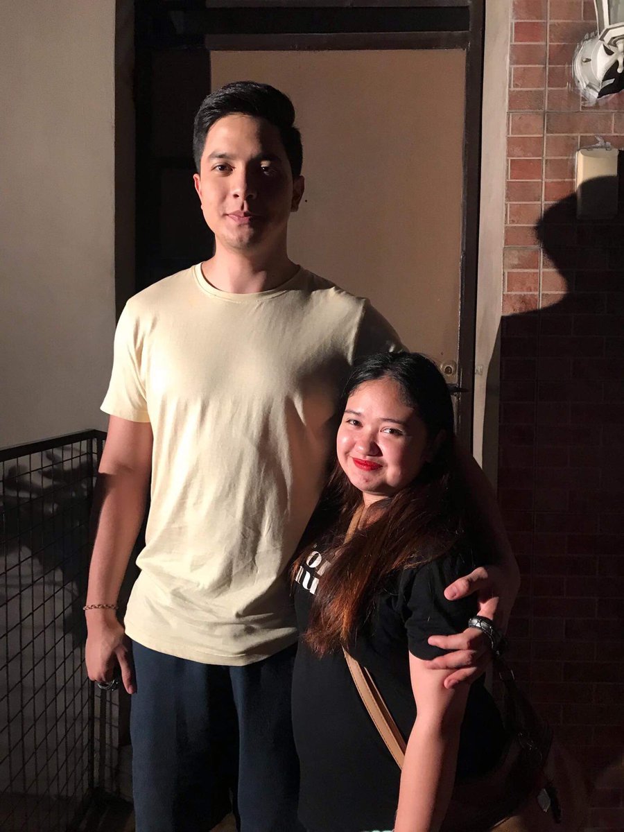 Mia23_dl's tweet photo. Birthday mo pala kaya nanunood ka ng live ko hahaha

Hanudaw kyahhh hahaha charot syempre kahit saan dapat support! Pero wag mo na i-connect sa birthday ko! Thank you always kuya labyu😘 @aldenrichards02 #VMRegaladoBashers https://t.co/3PwKNg0FNG