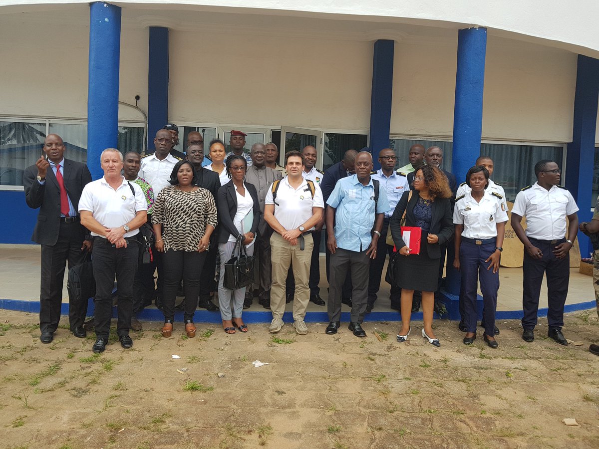yaris_yamsa's tweet photo. 2nd CRT, exercice d'entrainement maritime, #GoGIN s'achève en #cotedivoire - 50 participants d'administrations travaillant ensemble autour d'un scenario spécifique de #crise maritime #formation #renforcement #marine, #police #Abidjan #SanPedro #douanes #ANAC #ONPC #CIAPOL #MRSC https://t.co/oVWecwbKP3