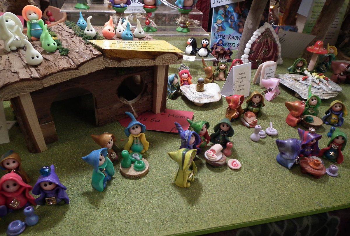ElfWorldArtisan's tweet photo. Half Term in the Gnome Village ... the gnomes are all on parade with their picnics ... #CraftHall #Handmade ~ @LoomMillCrafts https://t.co/JPHYkHOA9x