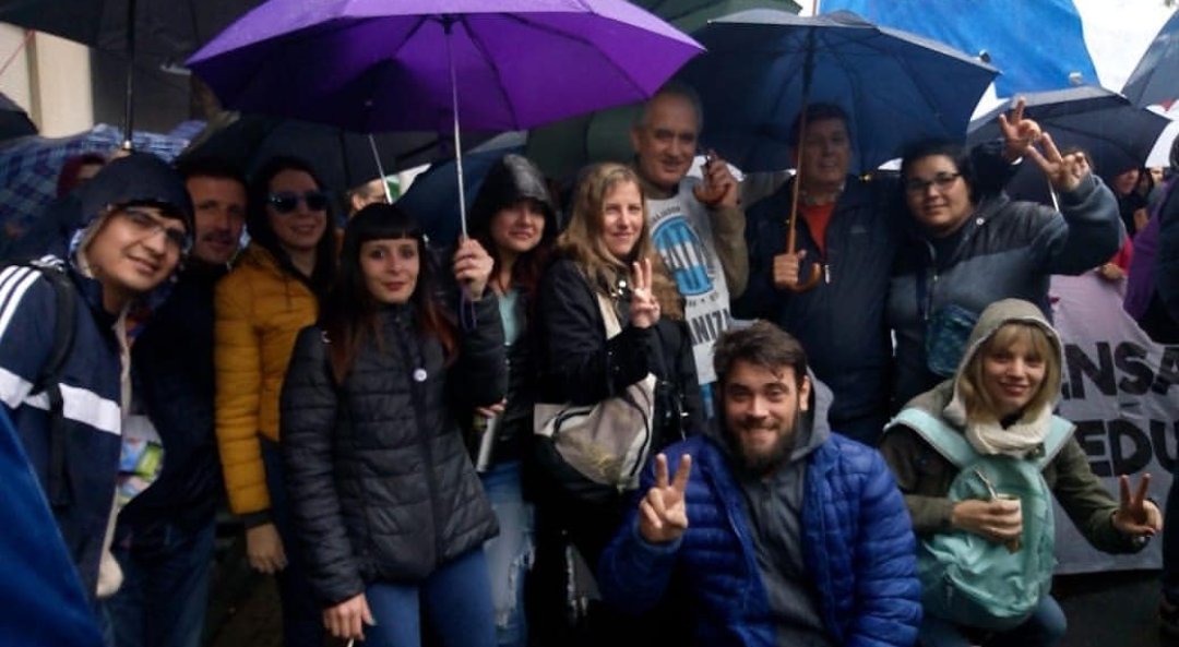 ADUNA_UNDAV's tweet photo. #ADUNA #ANDUNA #FUNDAV #UNDAVenLucha en defensa de la #Universidad Pública y los derechos del pueblo
 #NOalPresupuesto2019 #UNDAV #Avellaneda
#SalvemosLaCultura
#EducaciónEnPeligro
#PresupuestoDelAjuste #ParoNacional
#NoAlPresupuesto #paro
@PrensaCONADU @GremioAnduna @FUNDAV2017 https://t.co/51dKI5bGzD