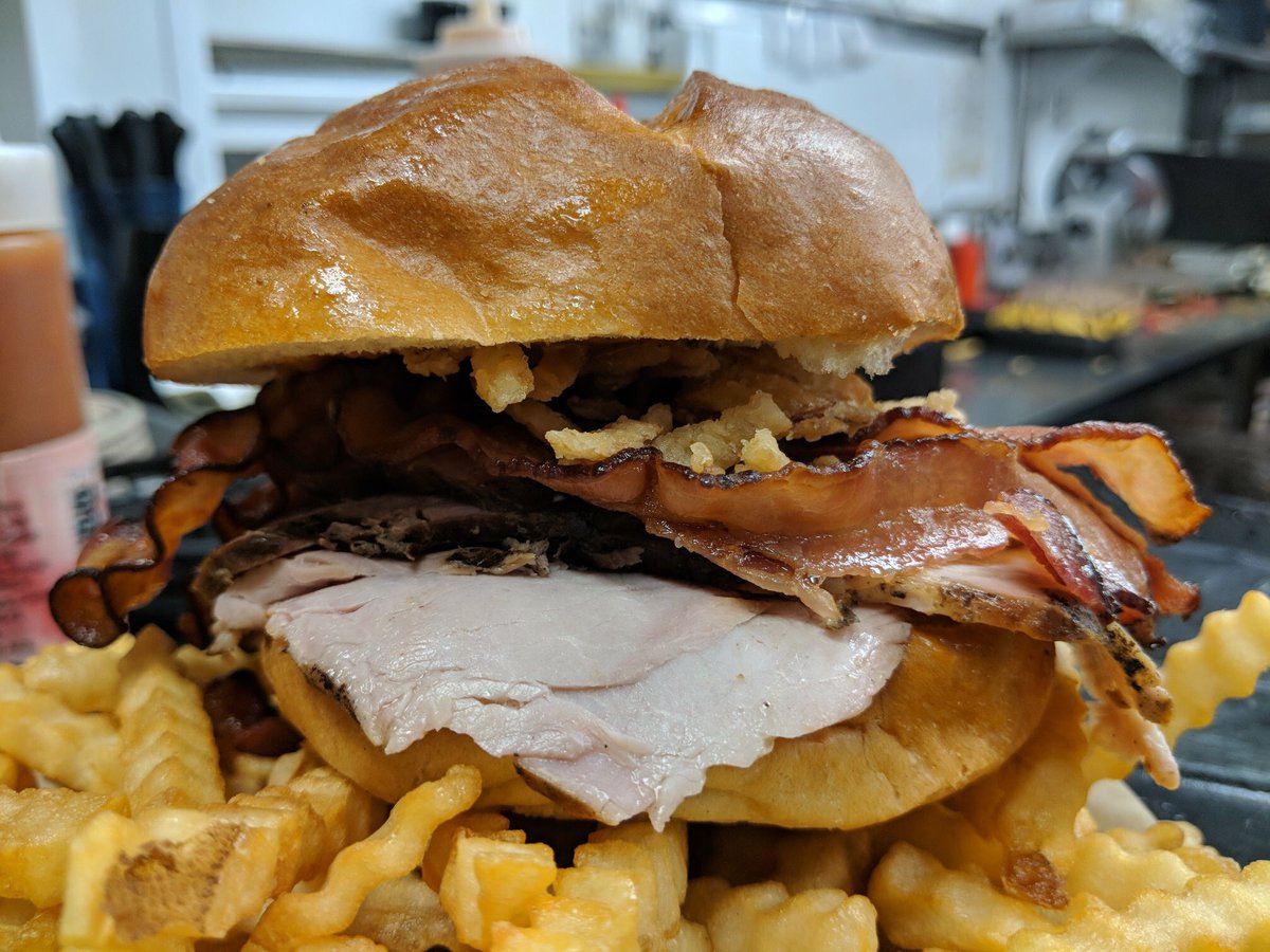 johnhardysbbq's tweet photo. Hurry before itโs too lateโฆ. Celebrate #NationalPorkMonth โฆ John Hardyโs Sliced Pork Loin Sandwich Special $9.99 ๐คค
#RochesterMN #JohnHardys https://t.co/1zMGOcEgaz