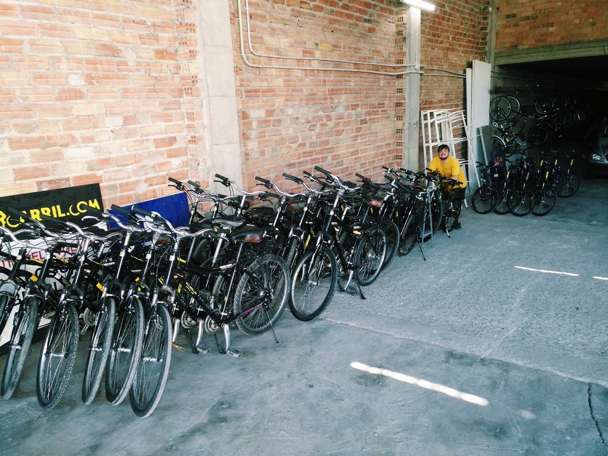 bicicarril's tweet photo. Tot en ordre al nostre magatzem. Encara no ens has vingut a visitar? 😉🚴‍♂️ #enbici #girona #viesverdes https://t.co/FWMoC18wUw