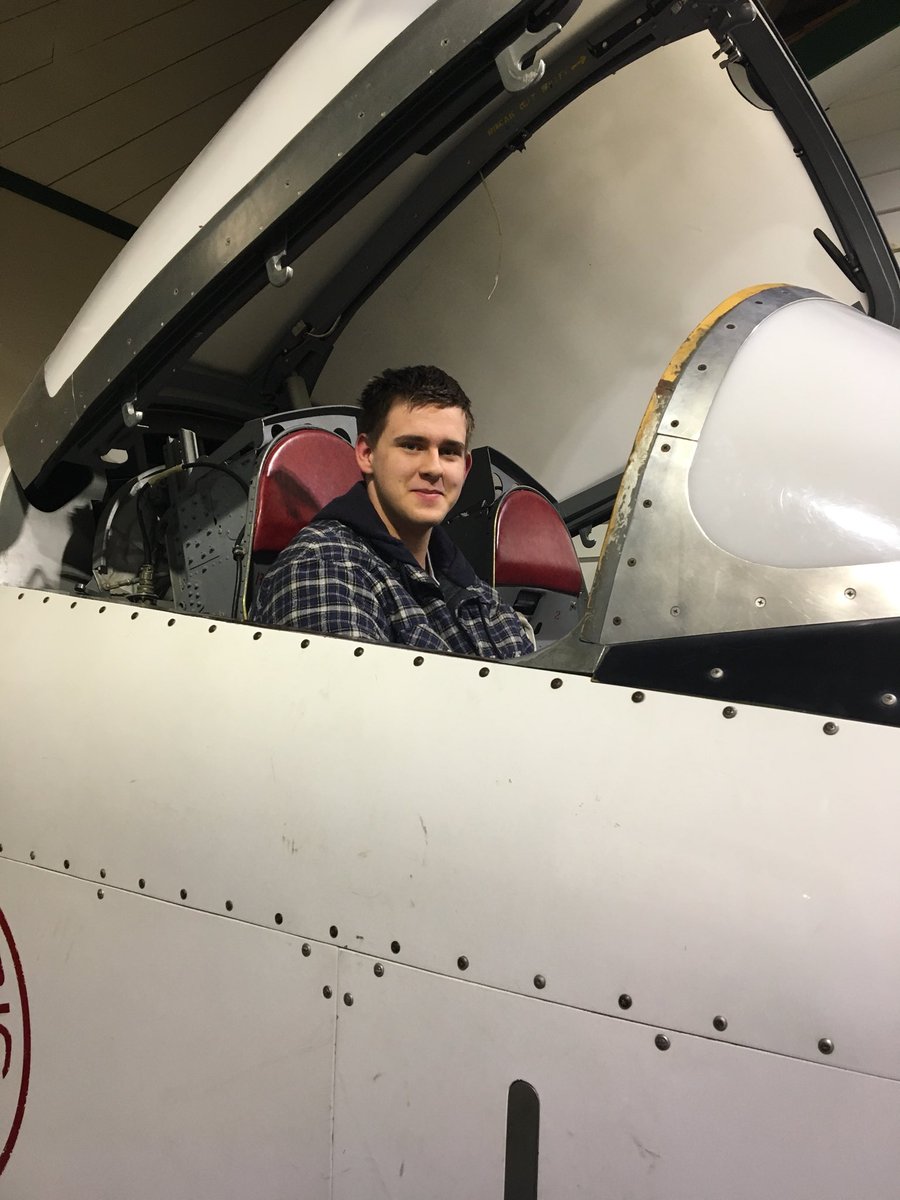 LauraGoltz2's tweet image. A great time at Base Borden! #bmlsslearns @infobml #TLDSBlearns @bmlhistory